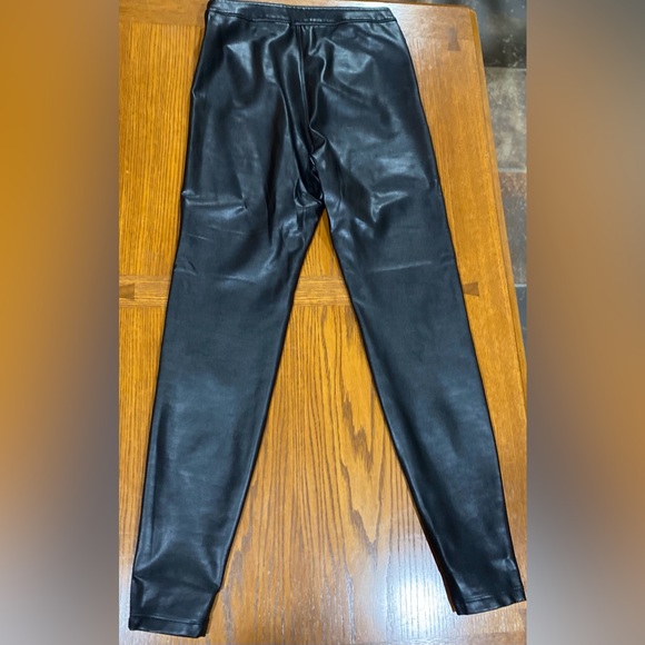 Faux leather leggings - Picture 2 of 2